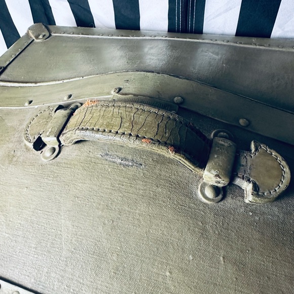 Antique Early 1900s Innovation Trunk Co. Green Wardrobe Steamer Trunk Suitcase - Picture 6 of 10